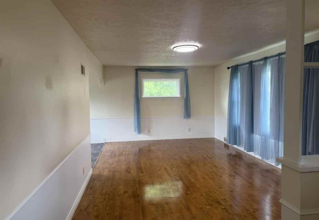 2817 8th St - Photo 3 of 24