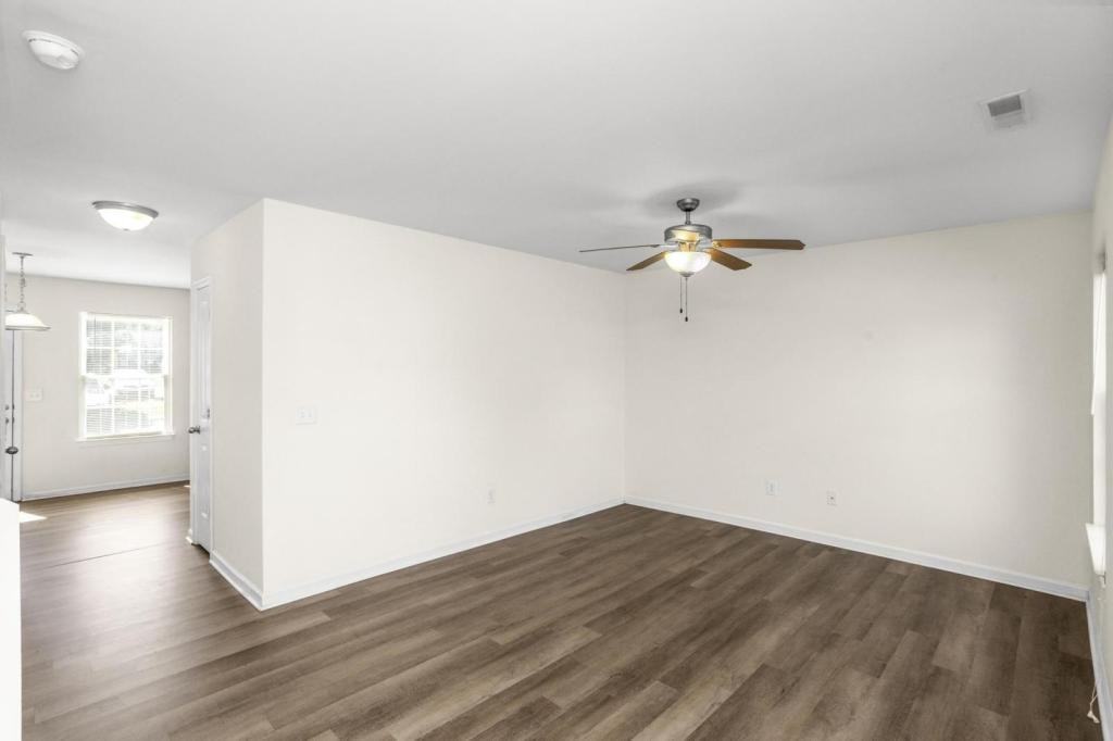 1330 Benley St - Photo 5 of 27