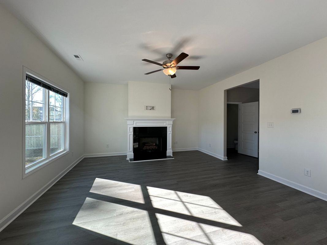 1130 Camellia Dr - Photo 3 of 12