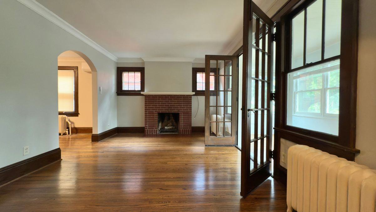 1439 Saint Clair Ave - Photo 3 of 18