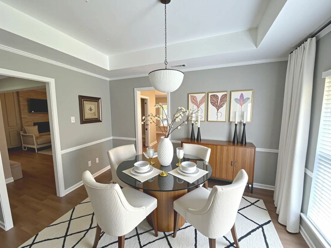 4425 Barwyn Ln - Photo 3 of 6