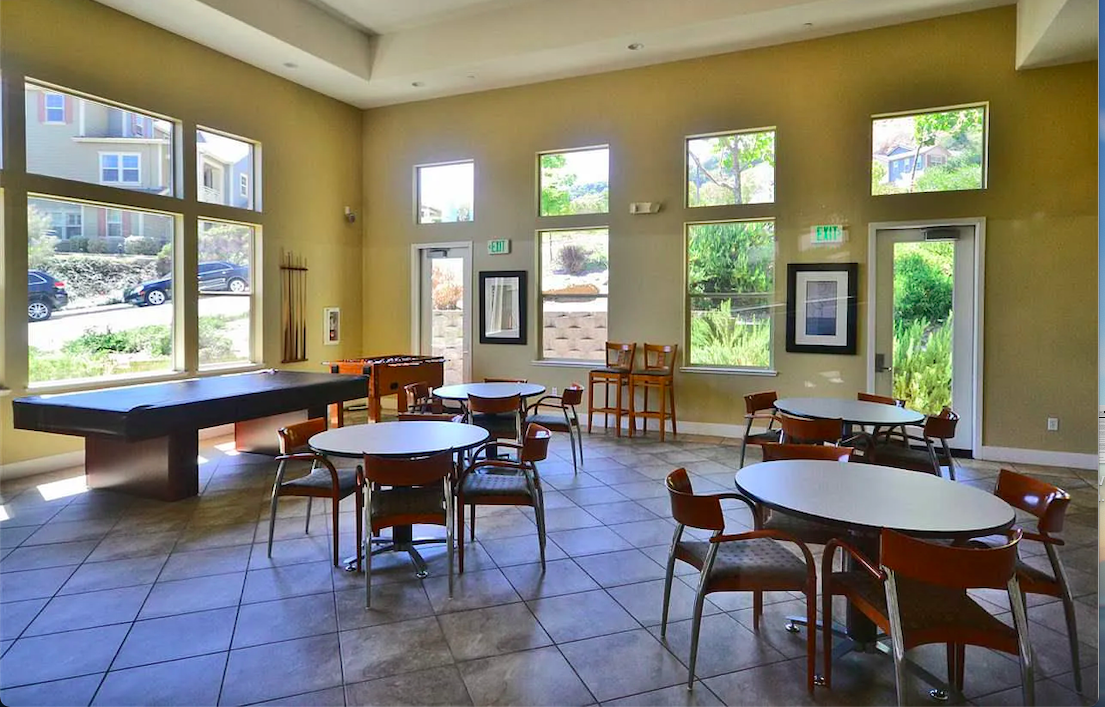 6492 Bayview Dr #1 - Photo 6 of 30