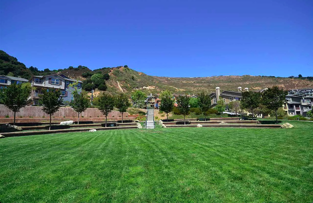 6492 Bayview Dr #1 - Photo 5 of 30