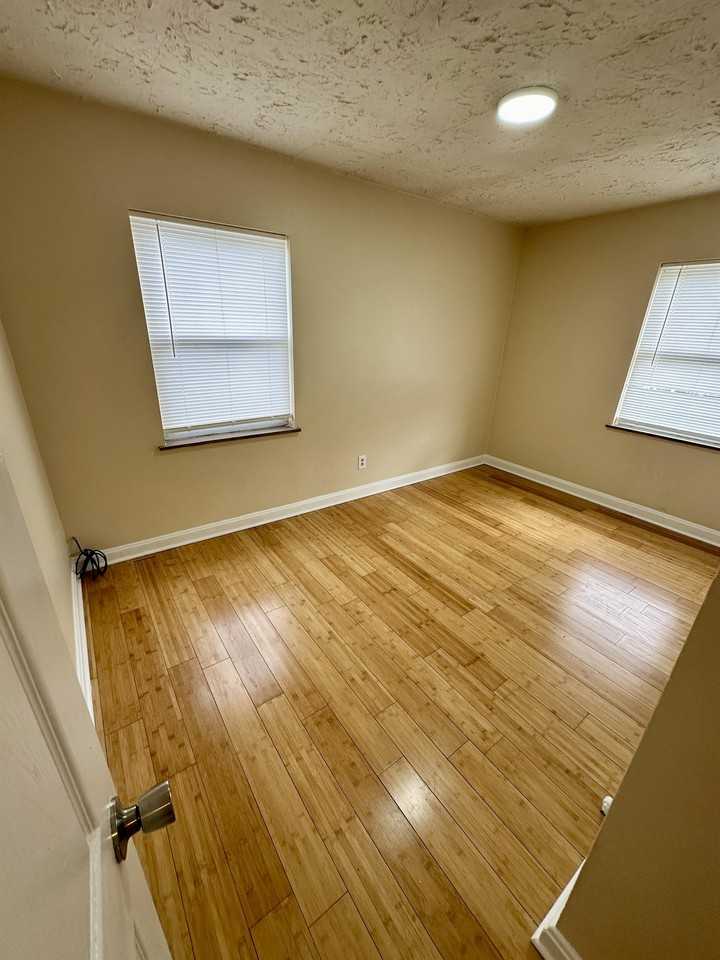 913 913 - Photo 6 of 7