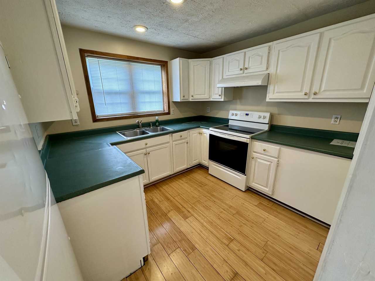 913 913 - Photo 4 of 7