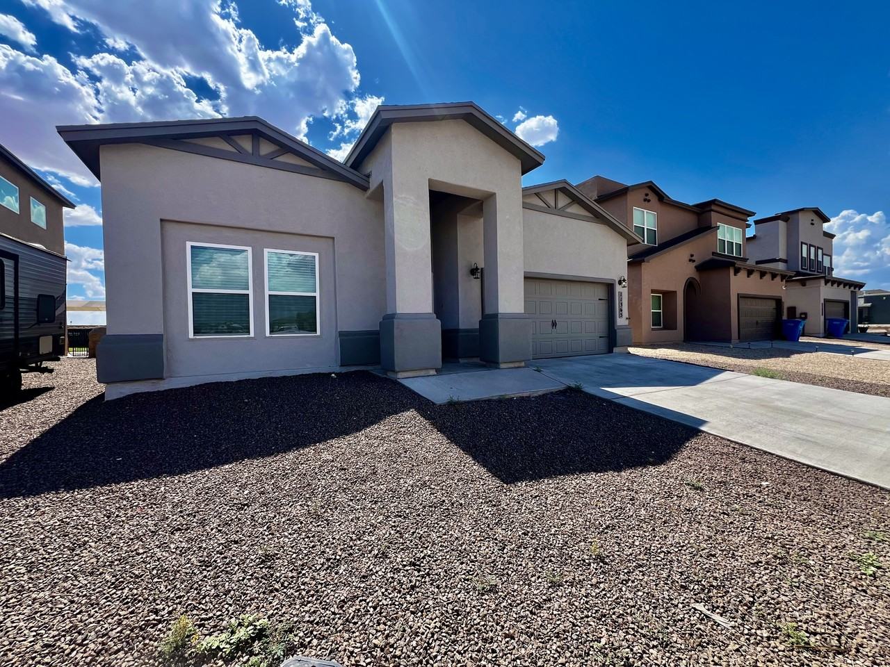 11365 Hidalgo Dr - Photo 3 of 46