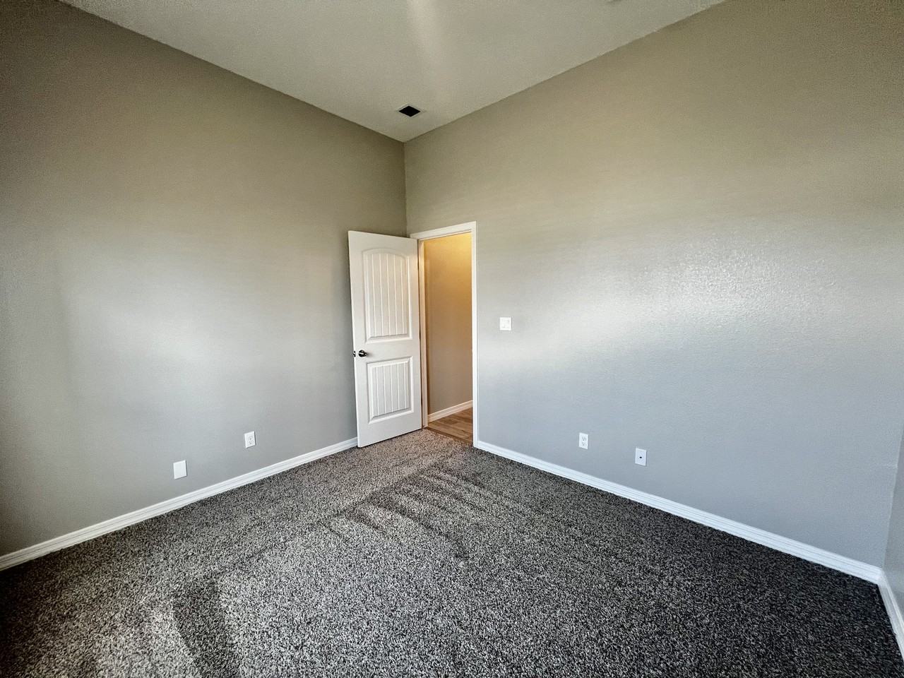 11365 Hidalgo Dr - Photo 5 of 46