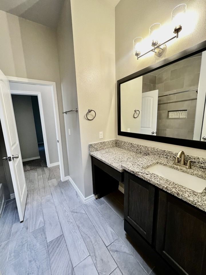 11365 Hidalgo Dr - Photo 2 of 46