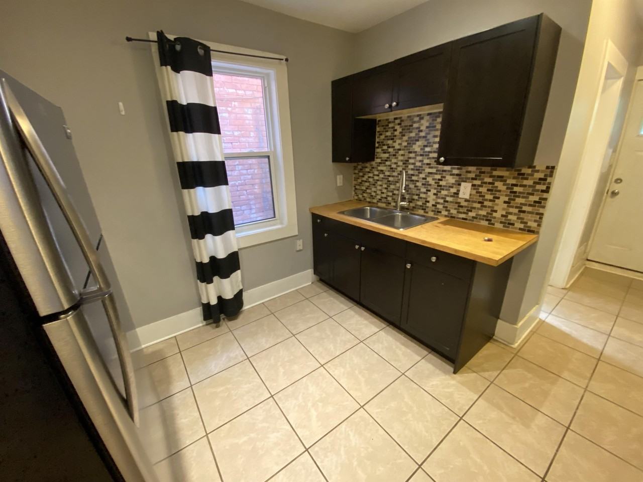 254 Holton Ave S #1 - Photo 4 of 9