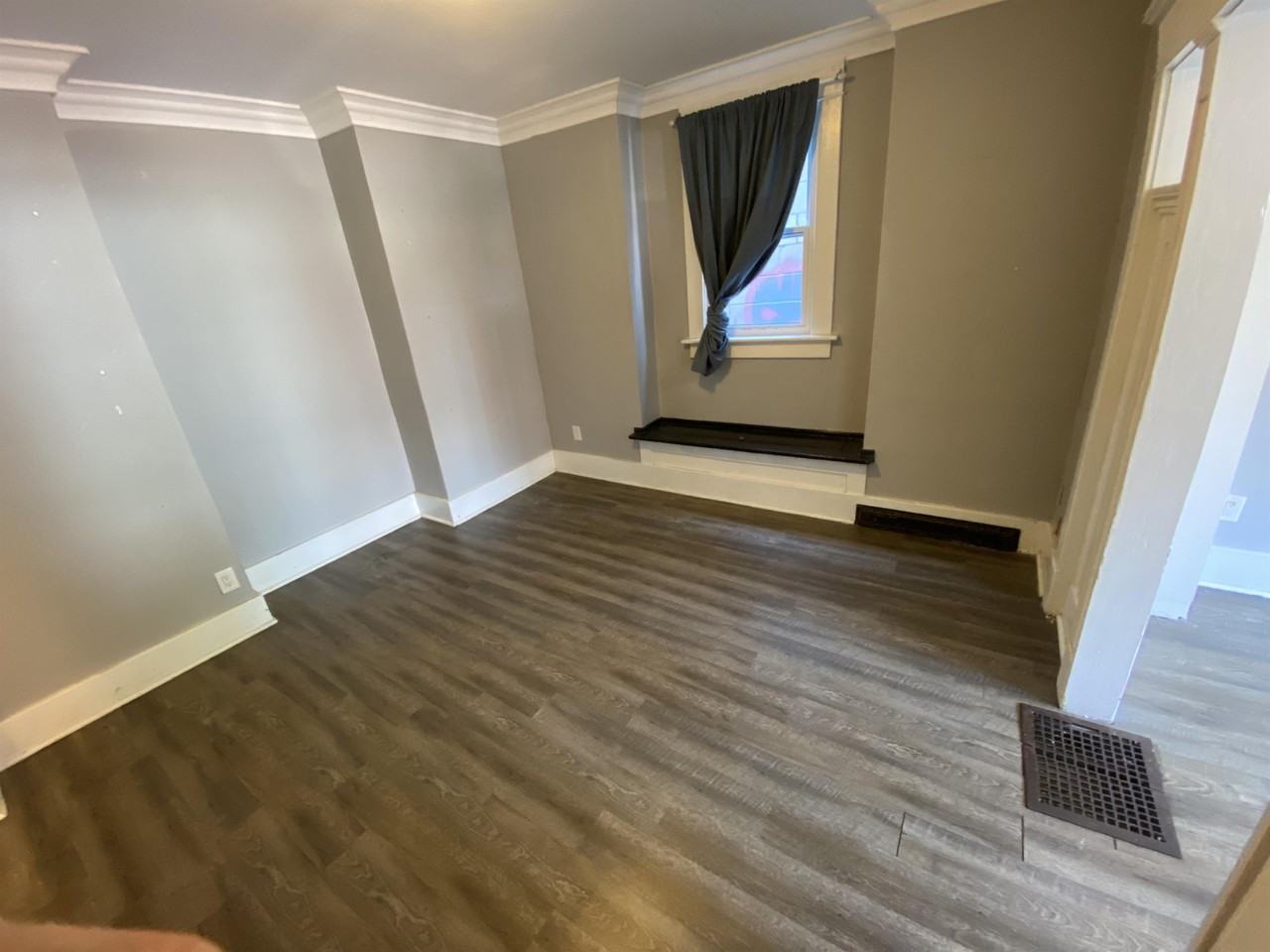 254 Holton Ave S #1 - Photo 4 of 9