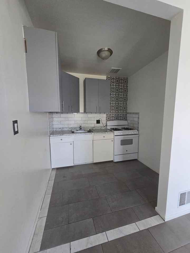 4013 - Photo 3 of 15