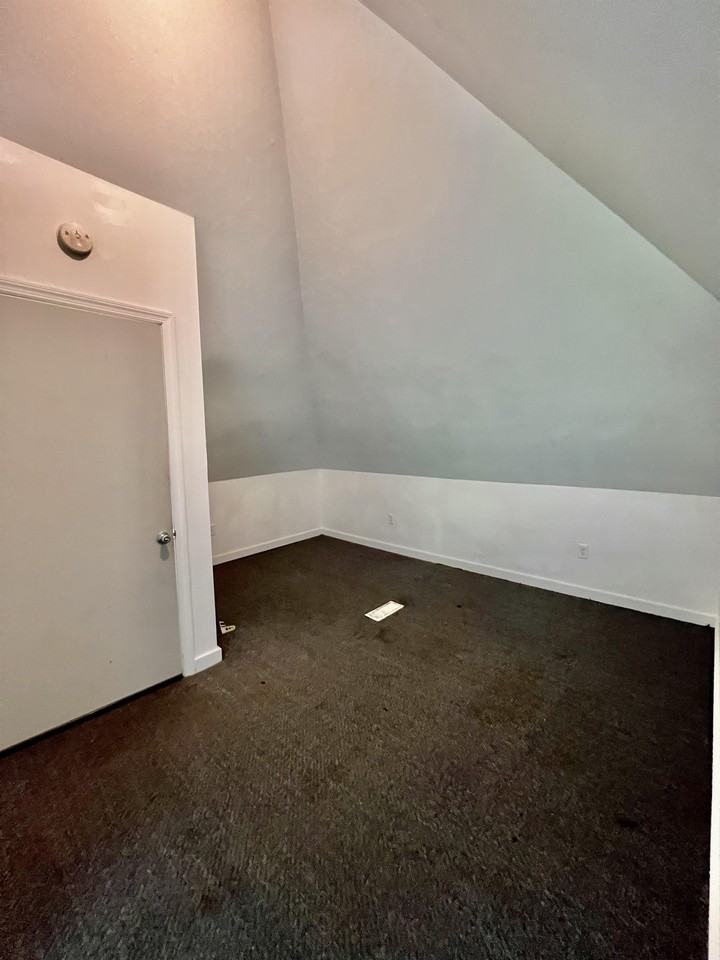 535 Locust Ave #1 - Photo 6 of 25