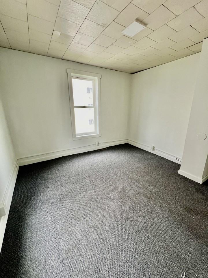 535 Locust Ave #1 - Photo 5 of 25