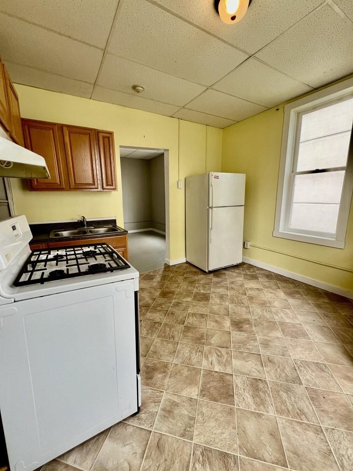 535 Locust Ave #1 - Photo 7 of 25