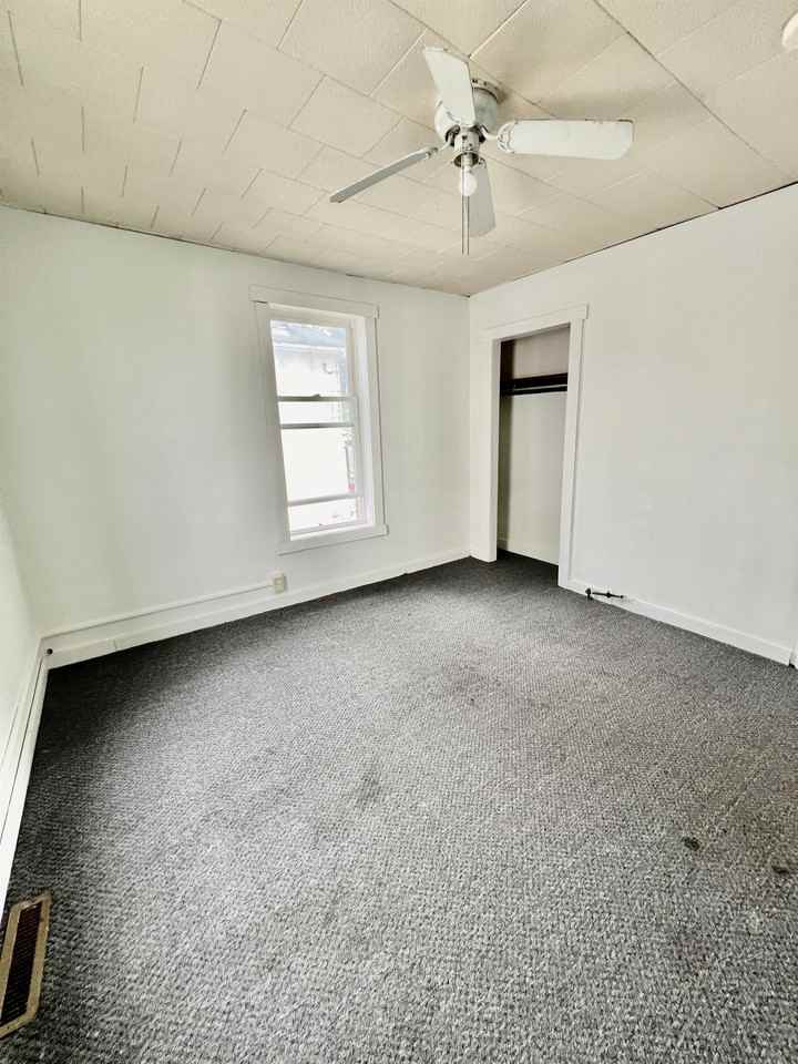 535 Locust Ave #1 - Photo 4 of 25