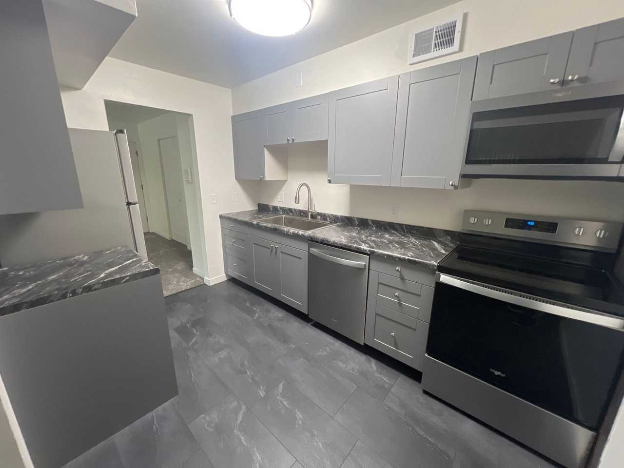 Lake Point Drive Apartments - Photo 2 of 29