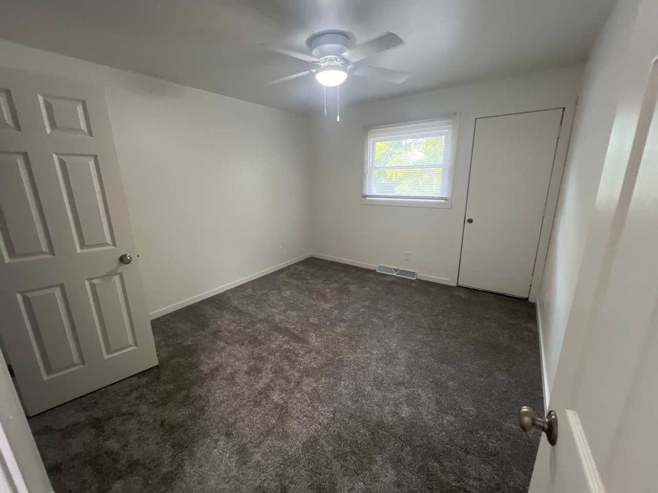 Lake Point Drive Apartments - Photo 6 of 29