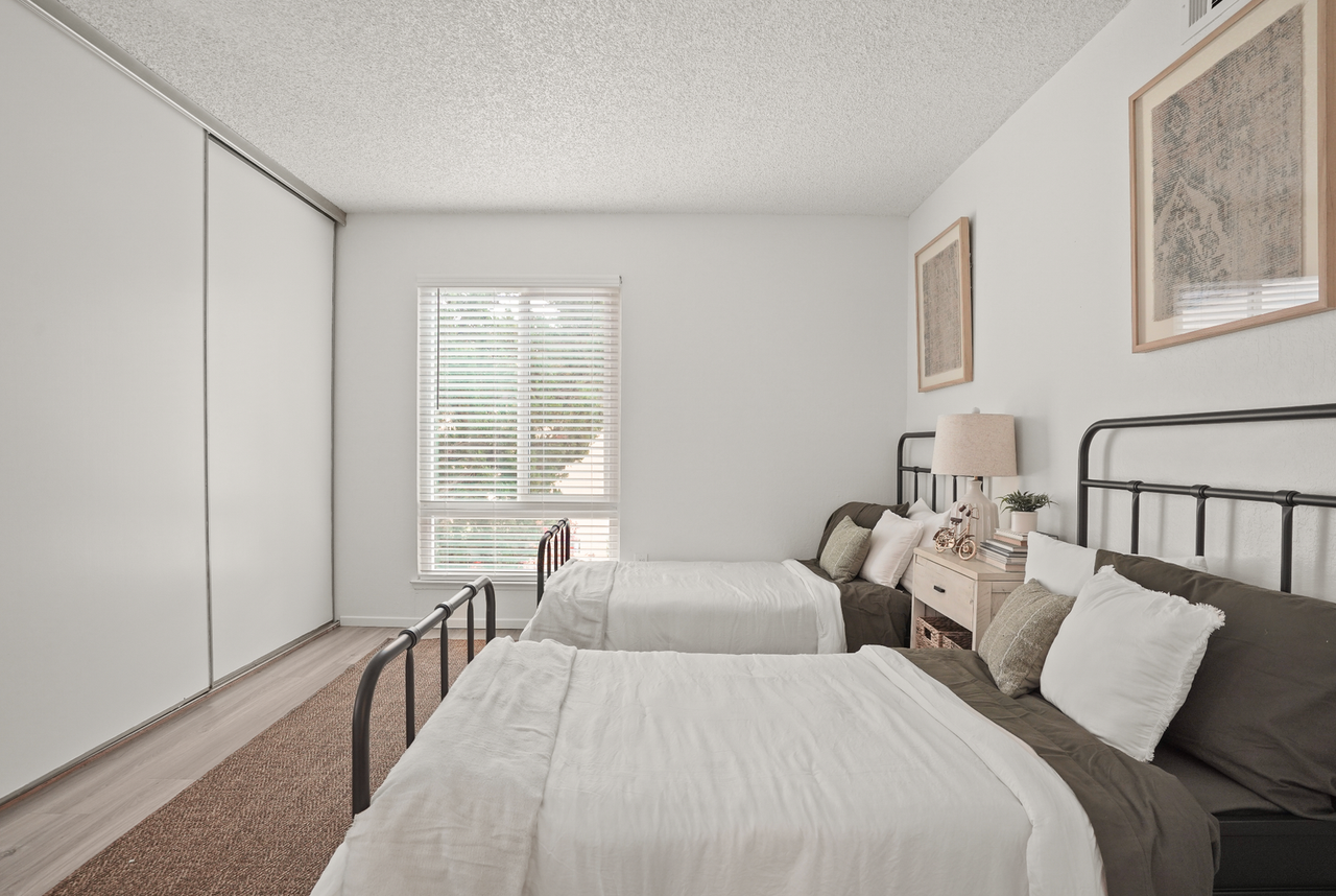 NEW STUDY ROOM! AVAILABLE NOW AND FOR 2025 - Photo 4 of 50