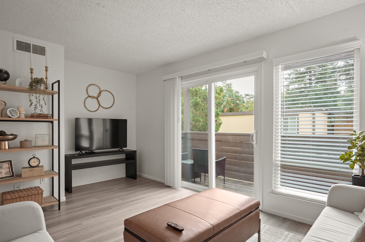 NEW STUDY ROOM! AVAILABLE NOW AND FOR 2025 - Photo 7 of 50