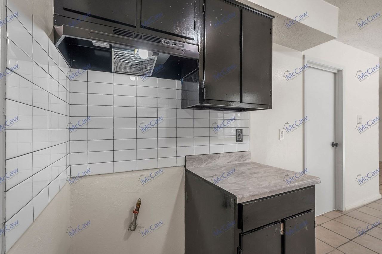 12212 Duchess Dr - Photo 5 of 21