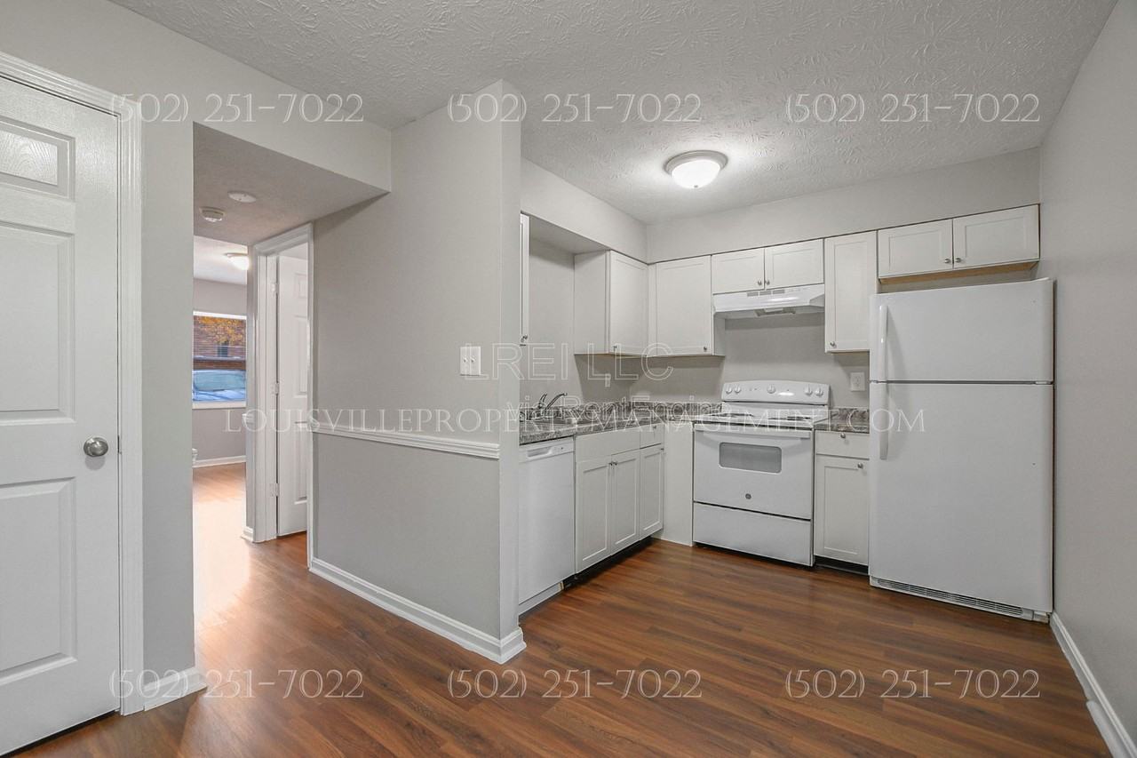 621 Westport Rd #2 - Photo 5 of 15