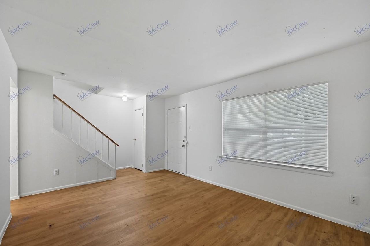 616 Moore Street #D - Photo 4 of 26