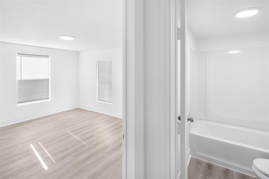 1909 Benson St #4 - Photo 4 of 12