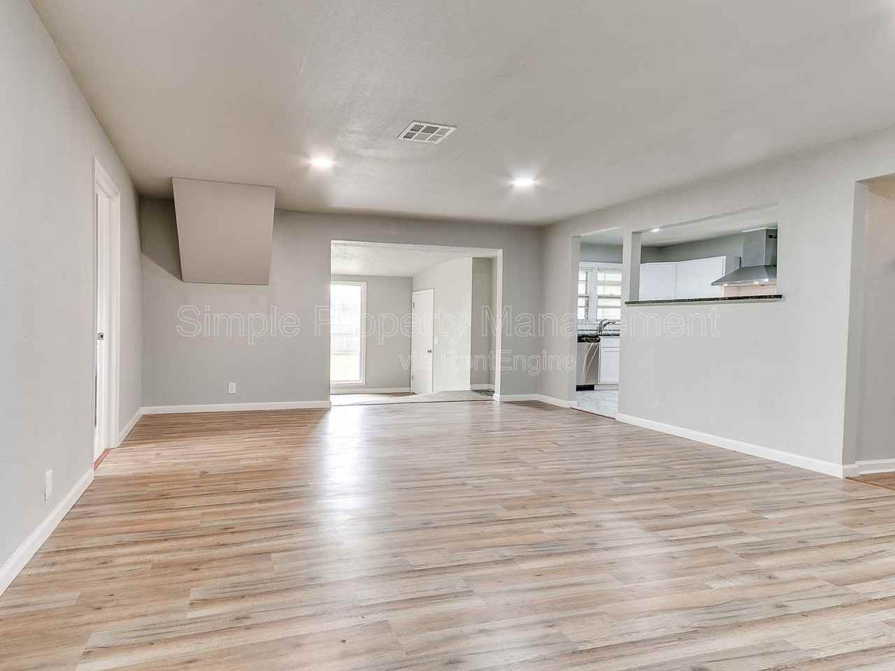 3145 Nw 47th St - Photo 4 of 23