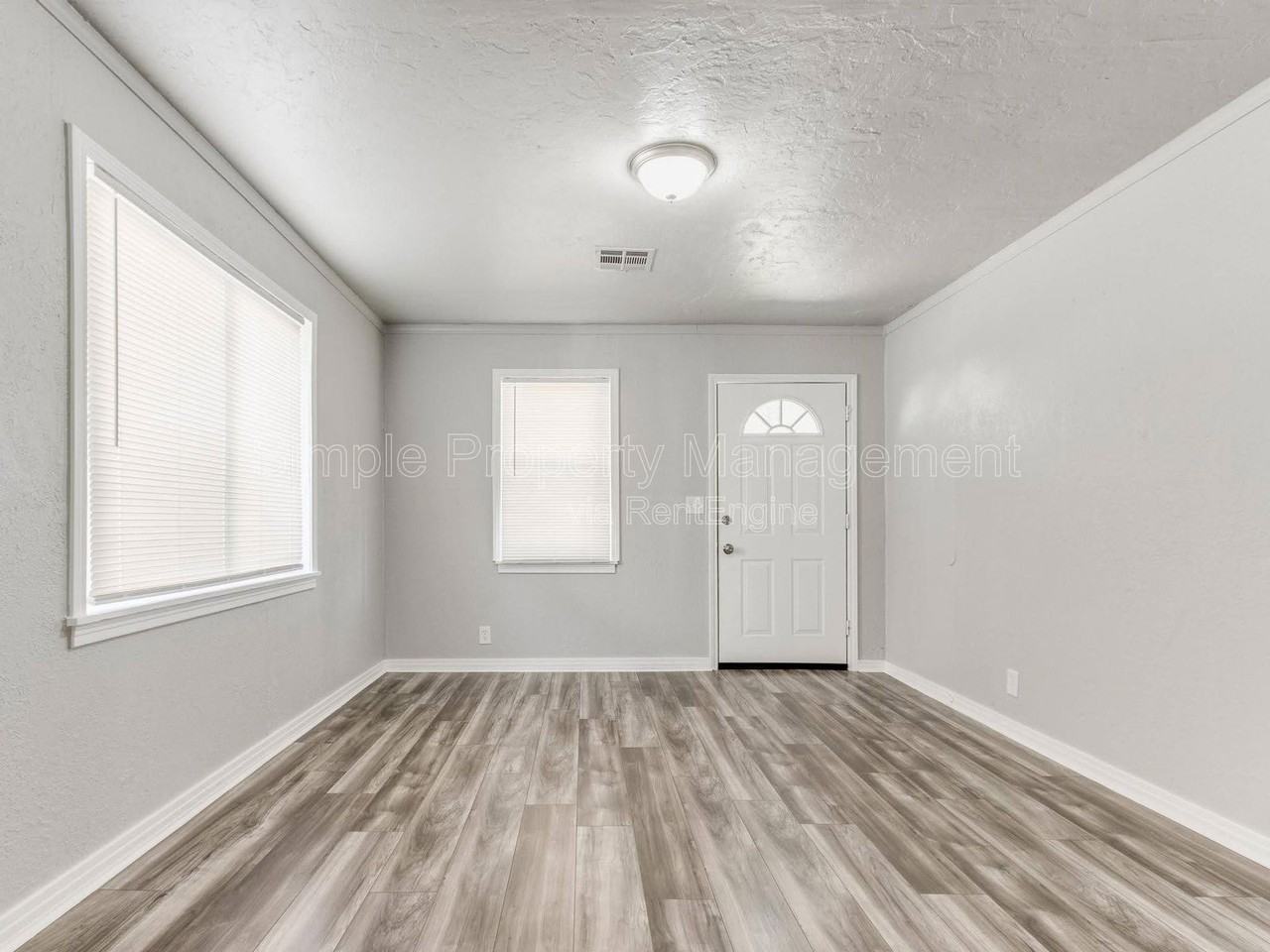 5005 N Mueller Ave - Photo 2 of 24