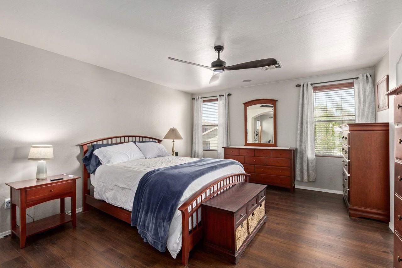 13420 West Berridge Lane - Photo 3 of 46