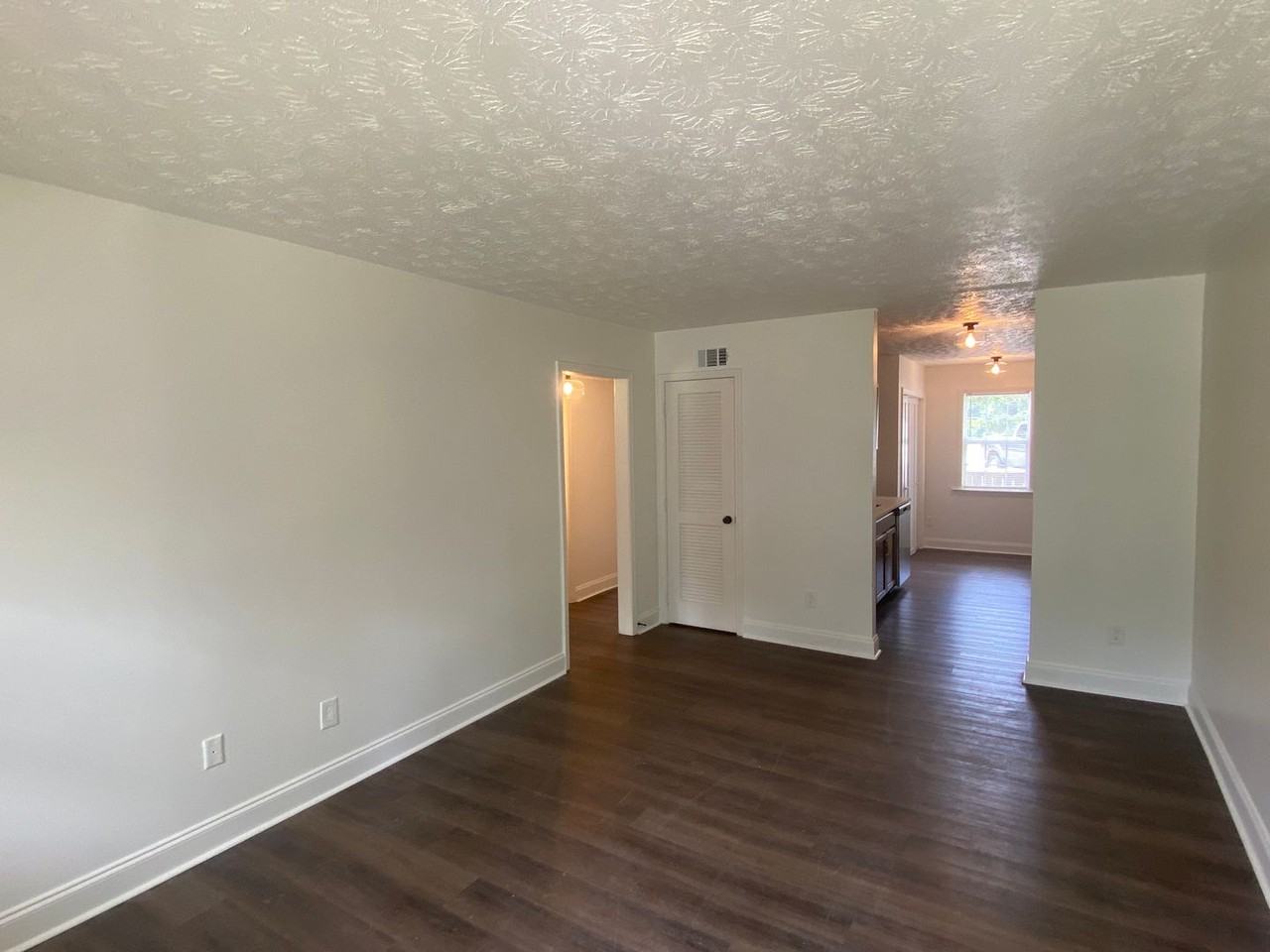 507 Geneva St #124 - Photo 3 of 17