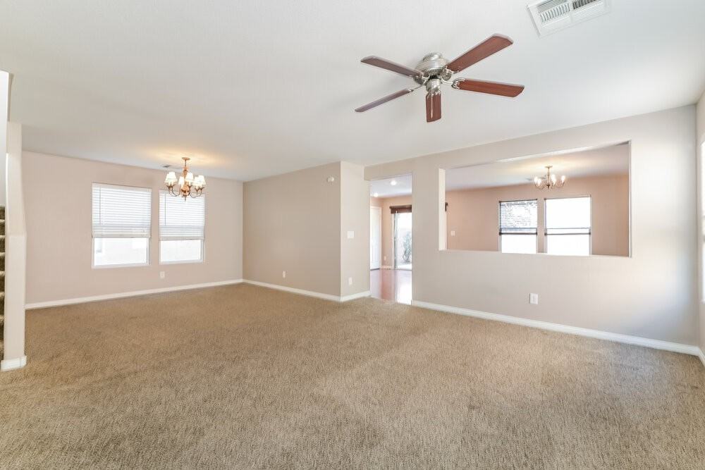10012 Pelham Park Ave - Photo 6 of 17