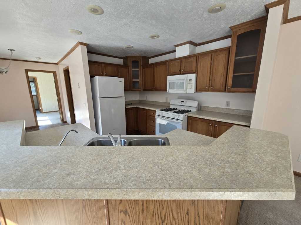 620 Sinclair Ln - Photo 2 of 12