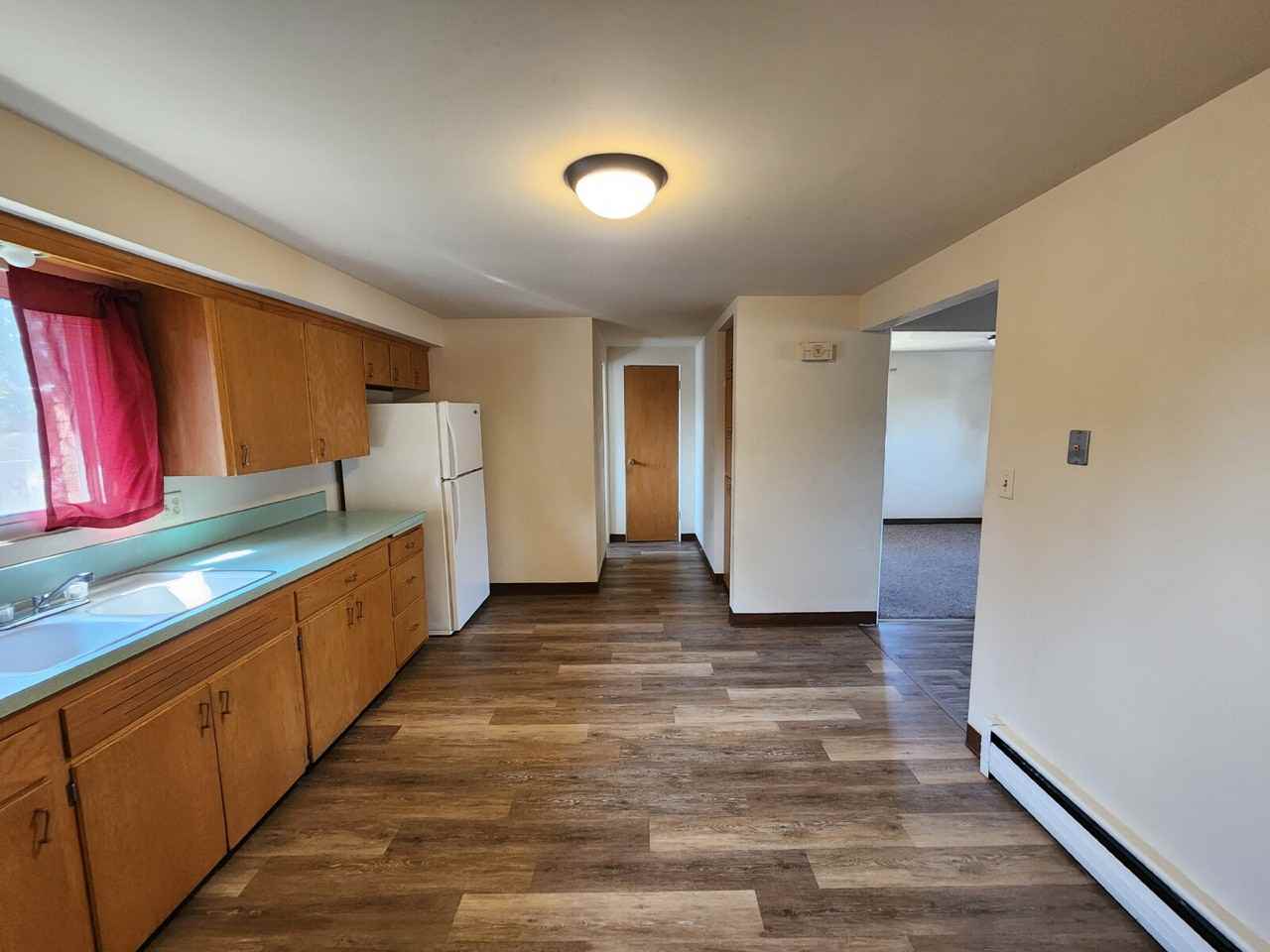 435 1/2 S Railroad St - Photo 2 of 11