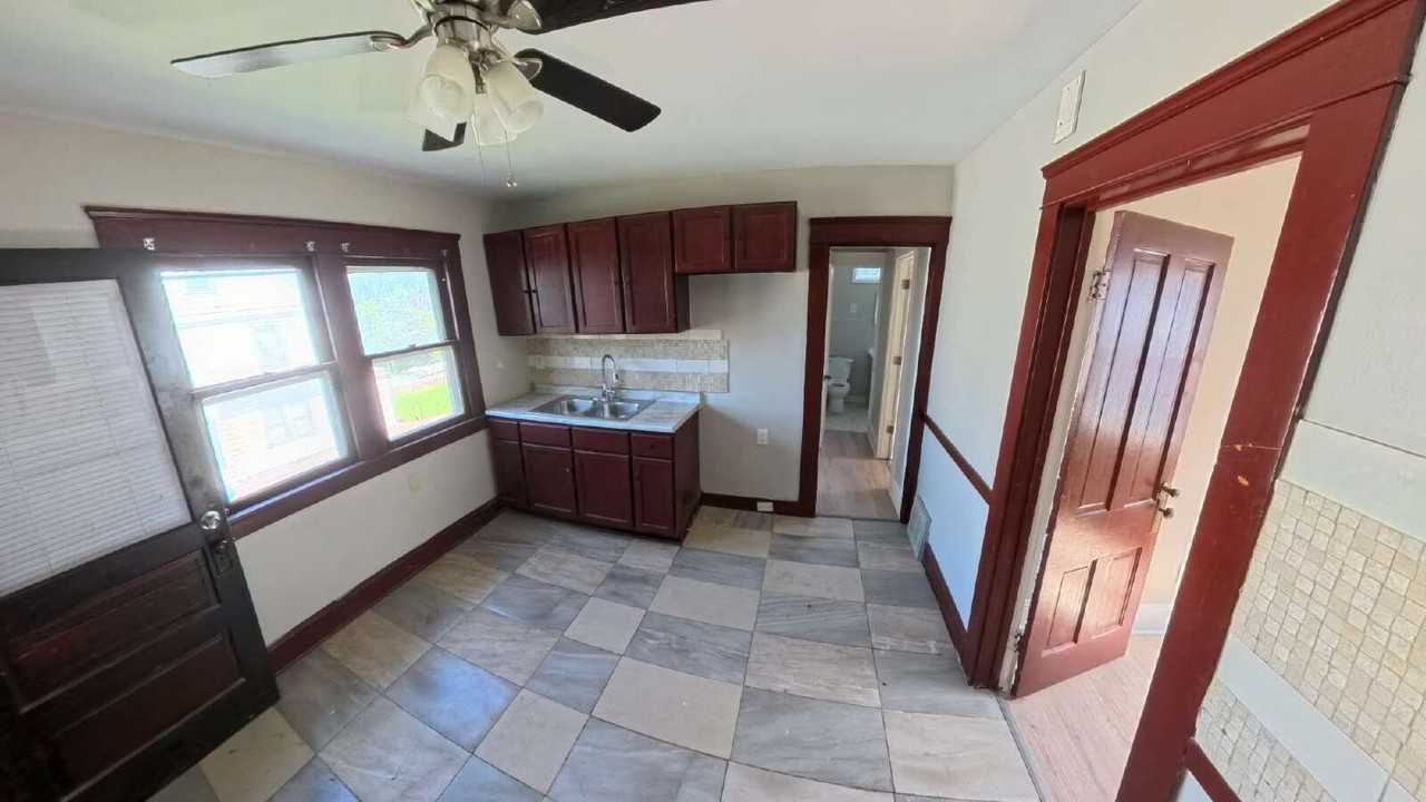 7515 Ottawa Rd UP Unit - Photo 5 of 18