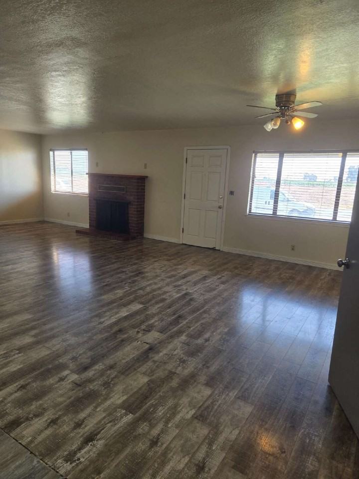 18058 W Bradbury Rd - Photo 4 of 18