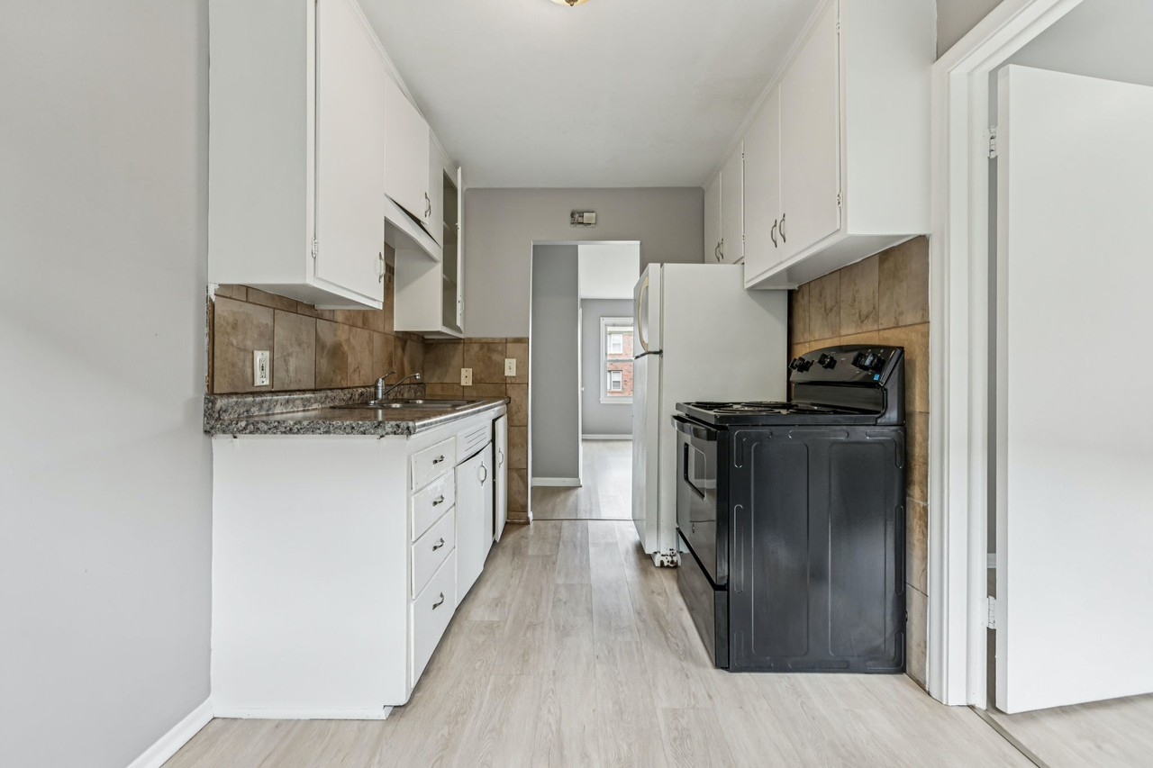 4314 N 52nd St #1 - Photo 3 of 27