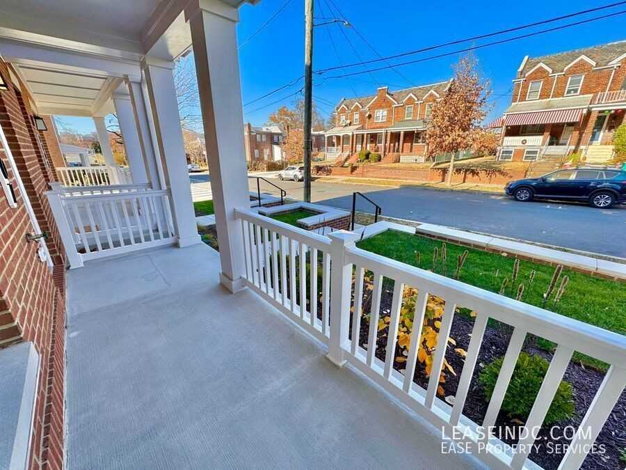 1207 Allison St Ne - Photo 3 of 36