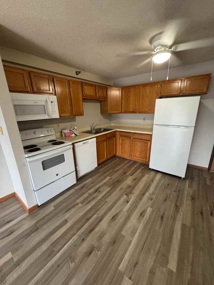 Fairmeadows Village - Photo 5 of 19