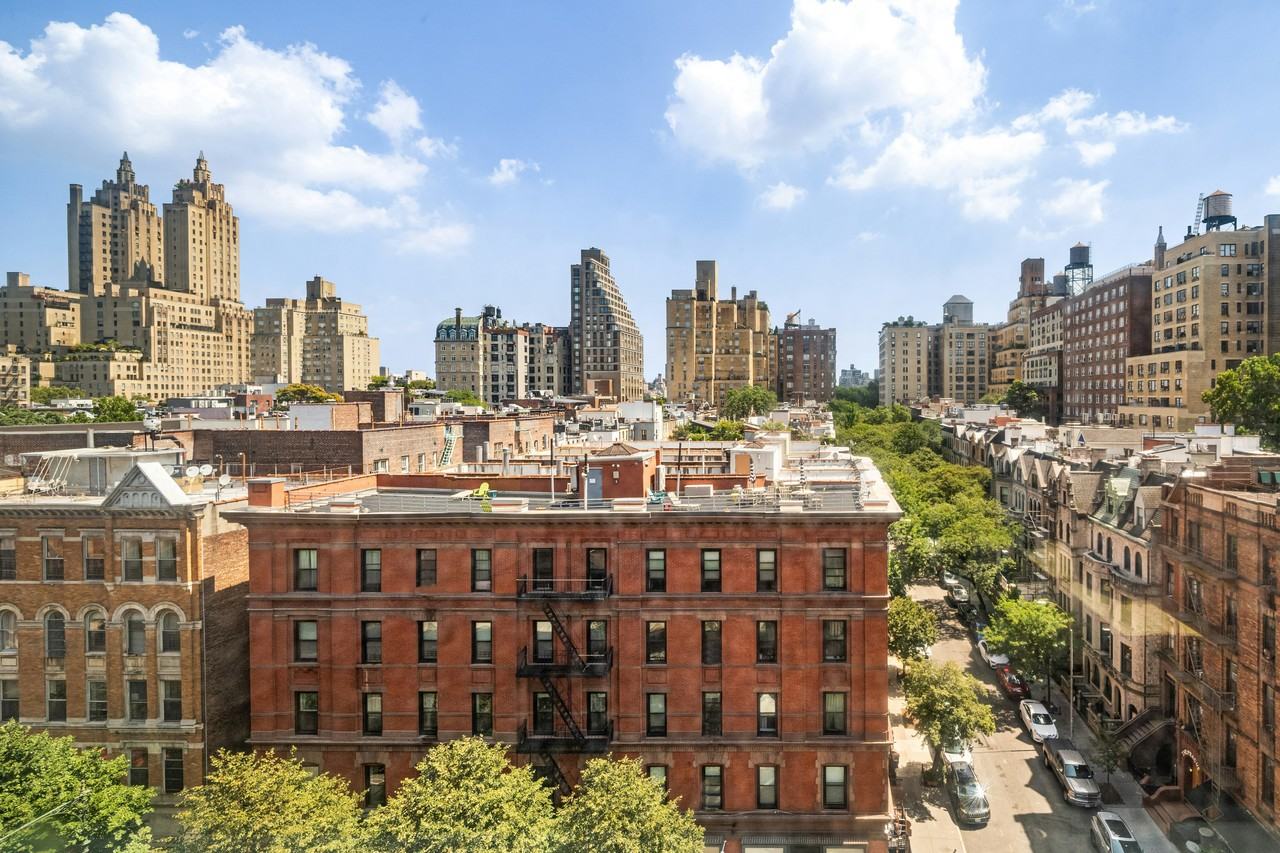 101 W 87th St #905 - Photo 2 of 13