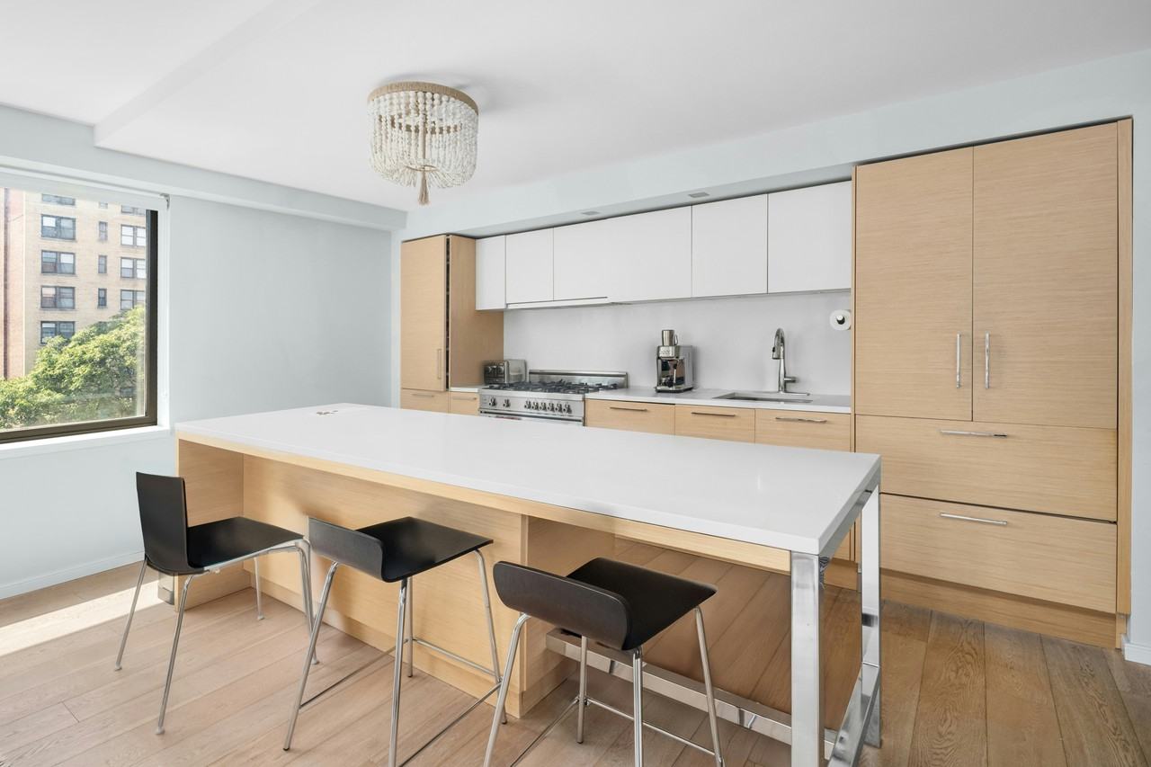 101 W 87th St #905 - Photo 3 of 13