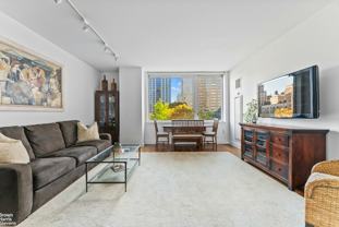 200 W End Ave #8J - Photo 1 of 1