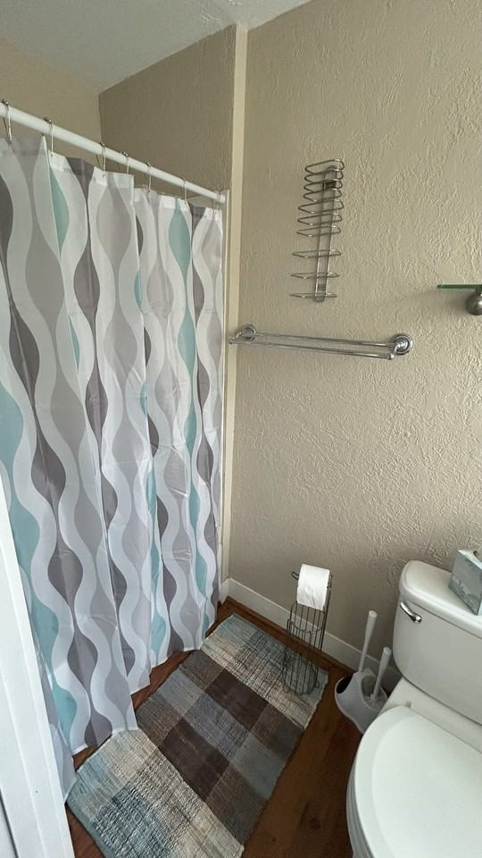 202 1/2 W Shaw St #NA - Photo 5 of 9