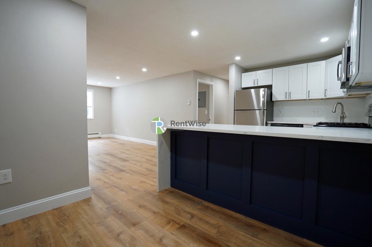 979 Fellsway #8 - Photo 2 of 12