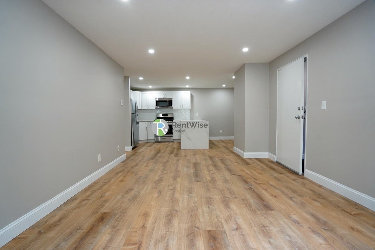 979 Fellsway #8 - Photo 5 of 12