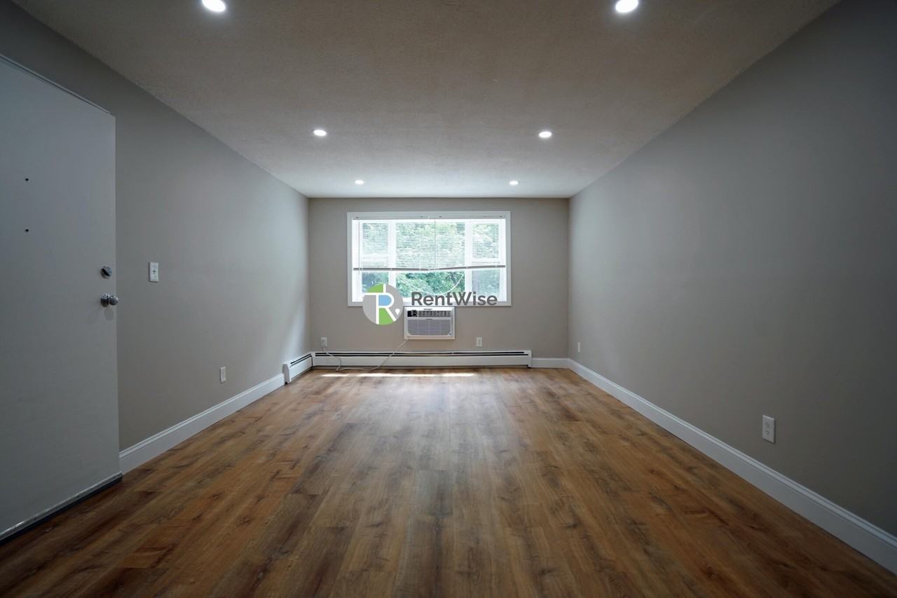 979 Fellsway #8 - Photo 6 of 12