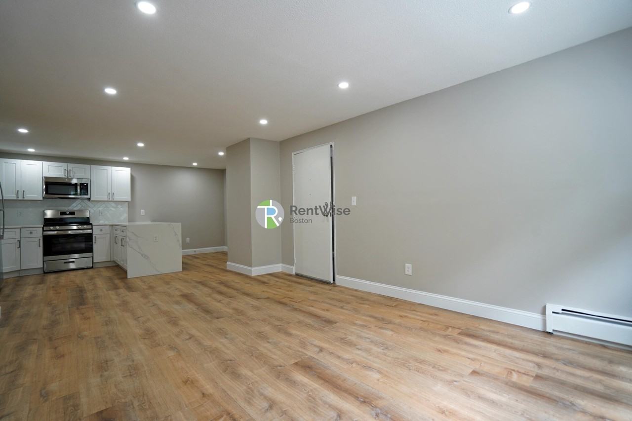 979 Fellsway #8 - Photo 7 of 12