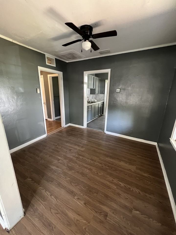 2068 Victory Ct #NA - Photo 4 of 20