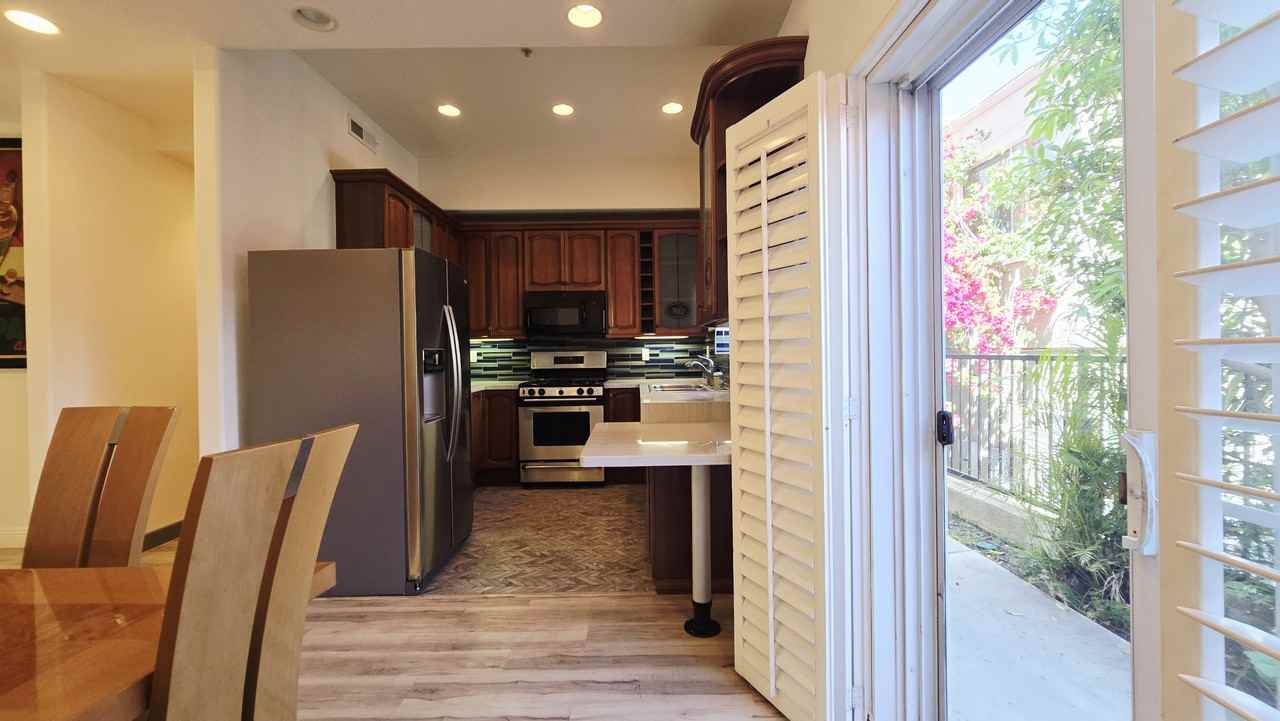 10833 Kling St #4 - Photo 2 of 31