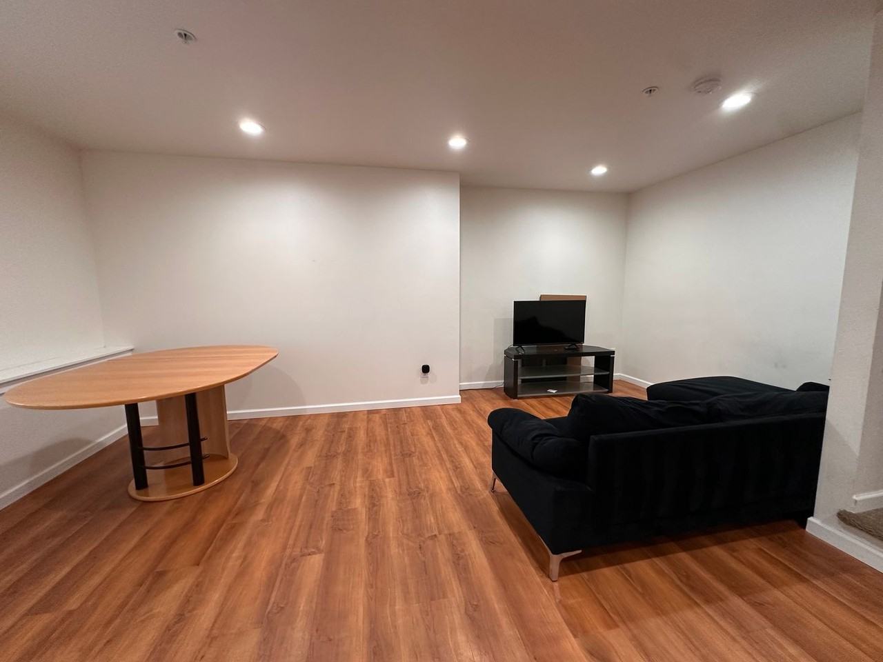 4732 22nd Ave Ne - Photo 4 of 23